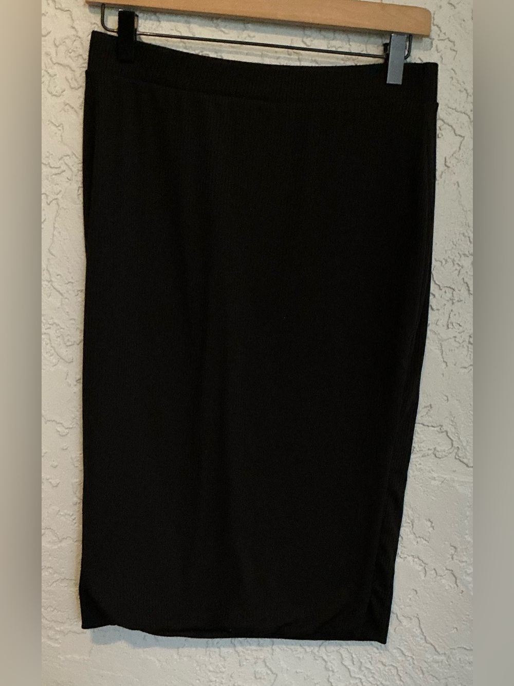 Classic Black Women's Ribbed Pencil Skirt